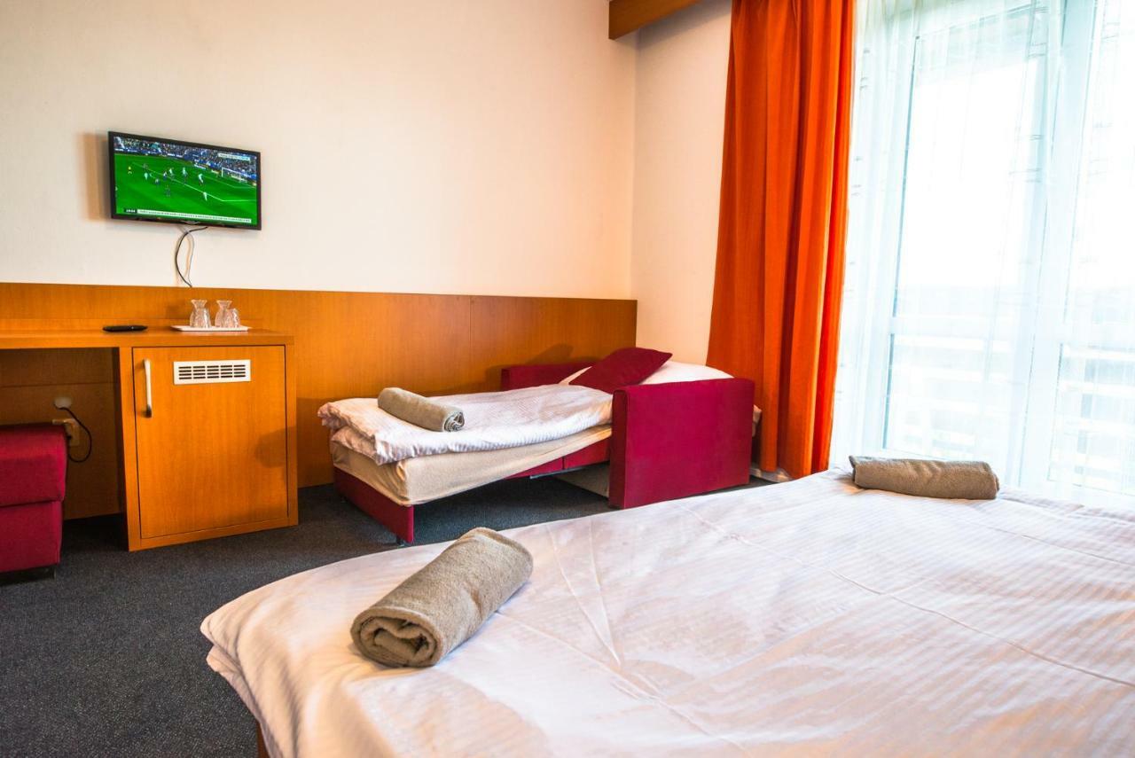 Horsky Hotel Kozubova Долни-Ломна Экстерьер фото